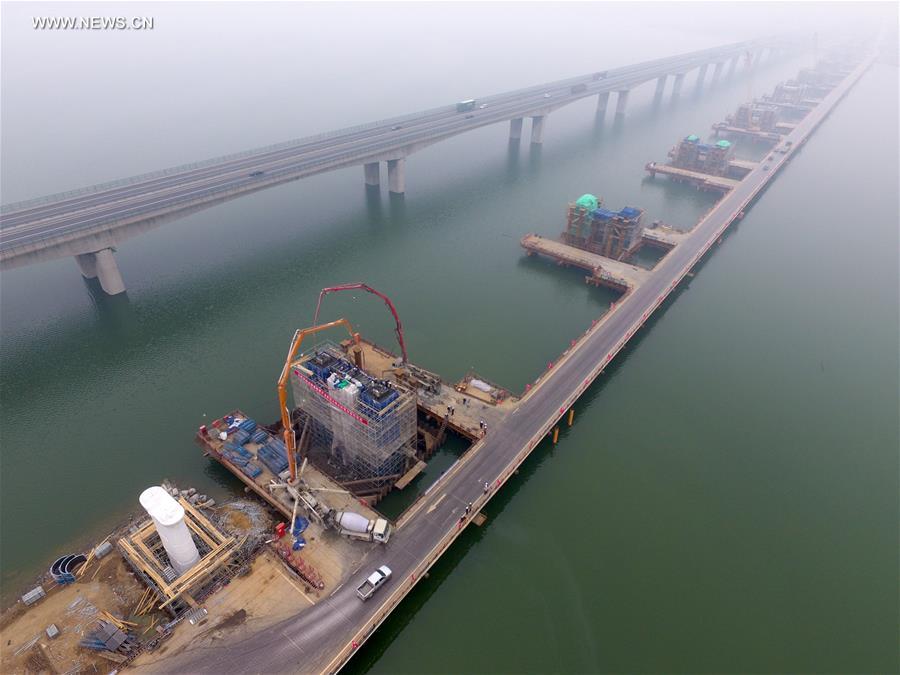 Le pont ferroviaire à grande vitesse Beijing-Zhangjiakou en construction