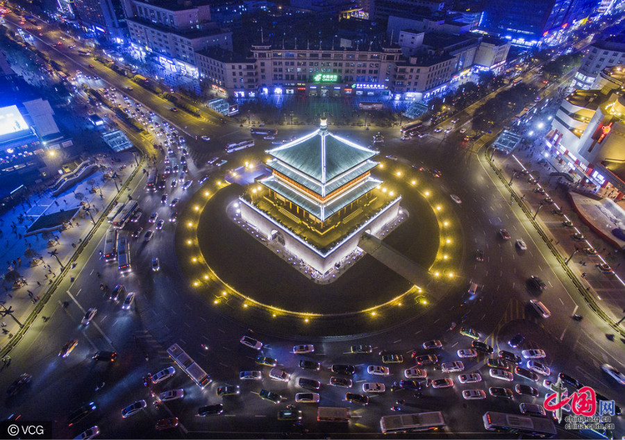Photos : la tour de la cloche de Xi'an illuminée vue du ciel Photos : la tour de la cloche de Xi'an illuminée vue du ciel