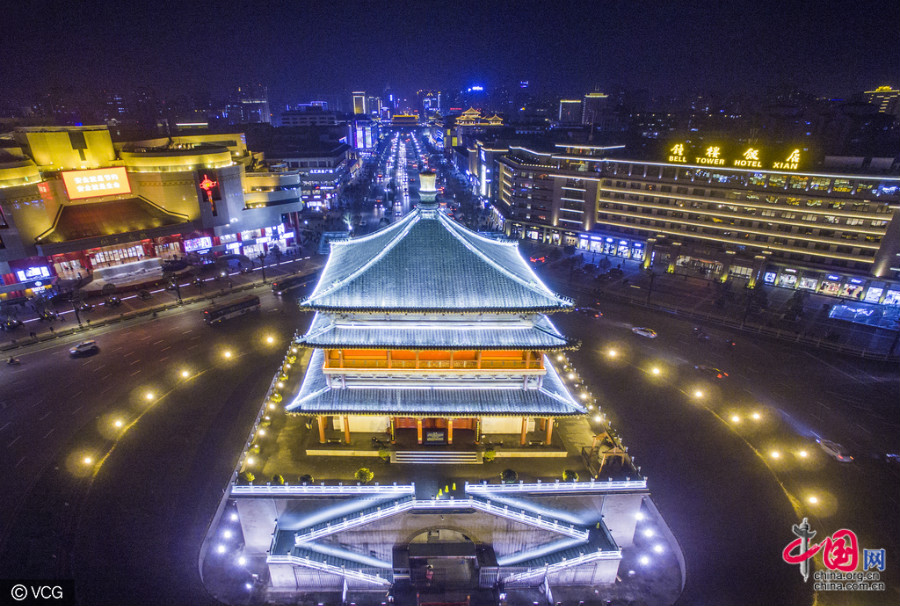 Photos : la tour de la cloche de Xi&apos;an illuminée vue du ciel