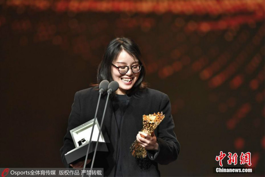 Fu Yuanhui reçoit le prix de la sportive préférée des spectateurs aux Laureus