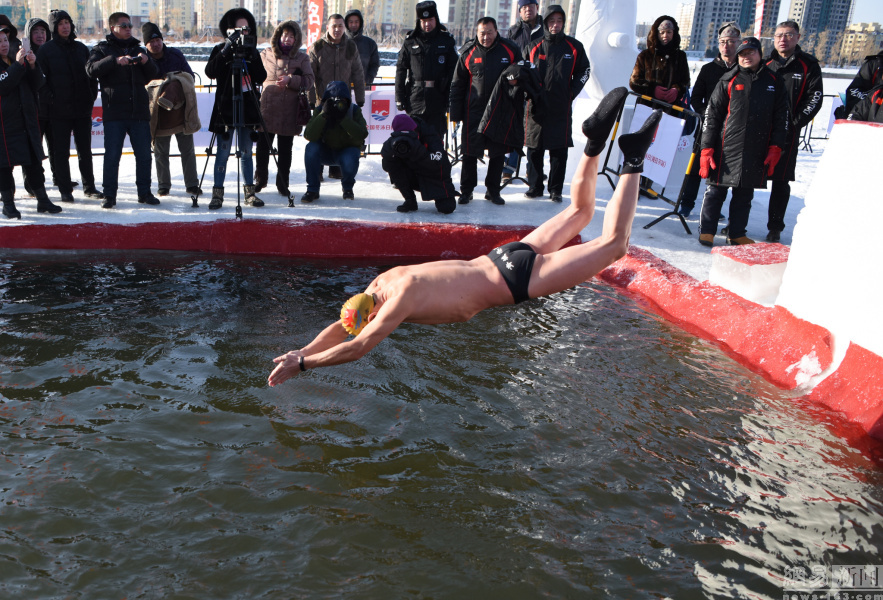 Hulunbuir : compétition de natation d&apos;hiver sous une température de -20 °C