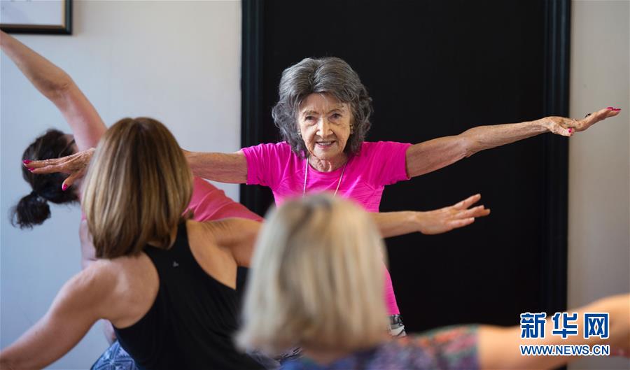 Tao Porchon-Lynch, la prof de yoga la plus âgée du monde
