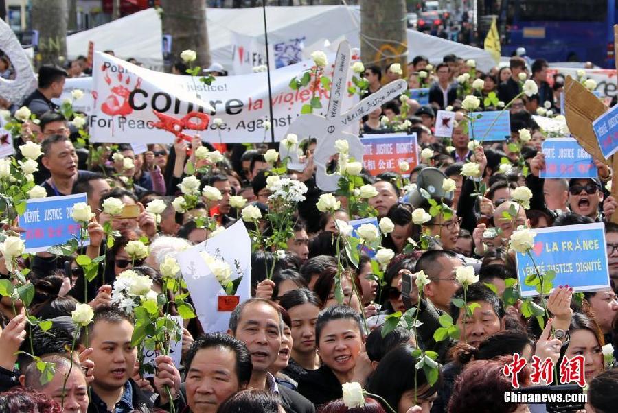 Paris : des milliers de résidents chinois se réunissent pour rendre hommage à Liu Shaoyao