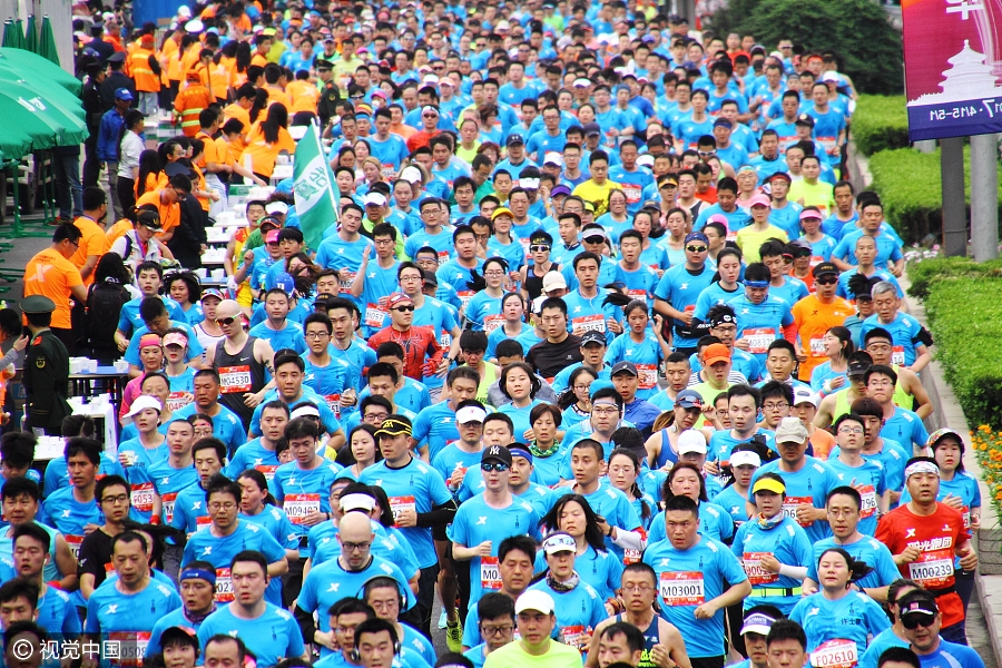 20 000 personnes participent au demi-marathon de Beijing