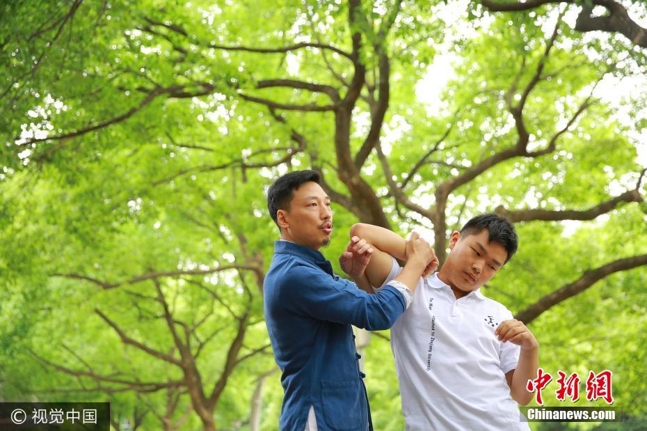 Un lycée offre à ses élèves des cours de wing chun