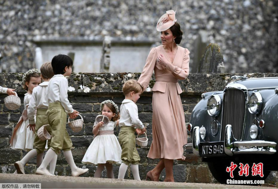 Mariage de Pippa Middleton : Kate en rose, George et Charlotte en blanc
