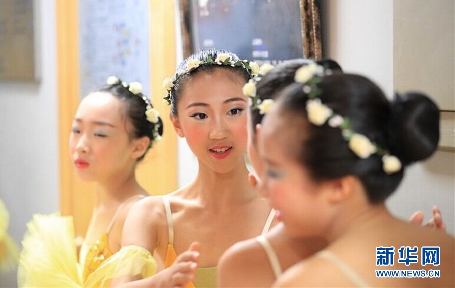 Le ballet français Coppélia interprété par des enfants à Beijing