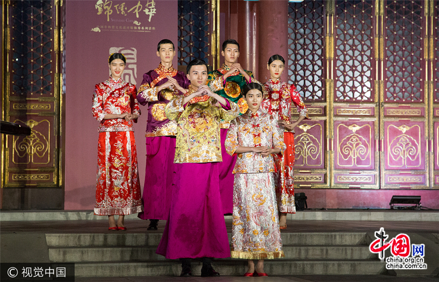 Défilé de robes de mariée de style chinois