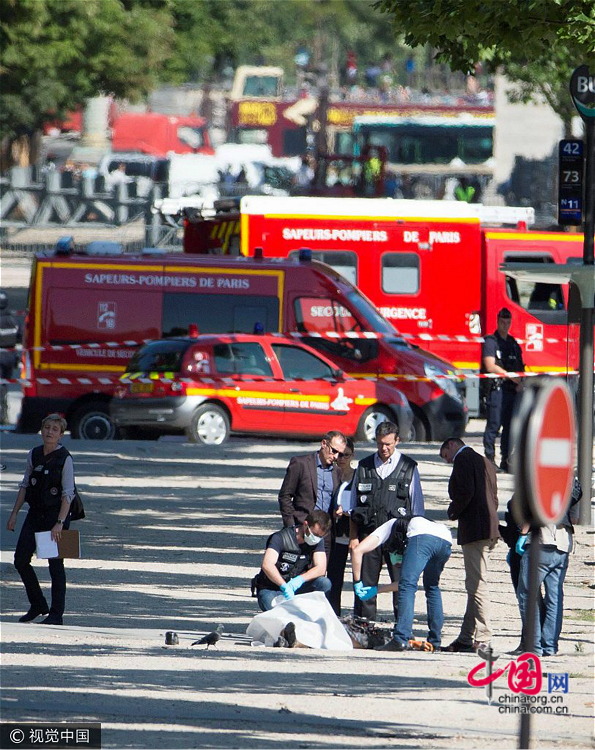 France : nouvelle &apos;tentative d&apos;attentat&apos; contre les forces de l&apos;ordre 