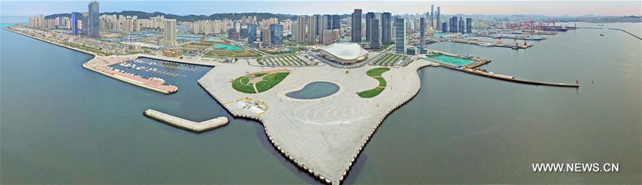 Photo aérienne combinée prise le 12 juin 2017, montrant le Centre international de conférences de Dalian.