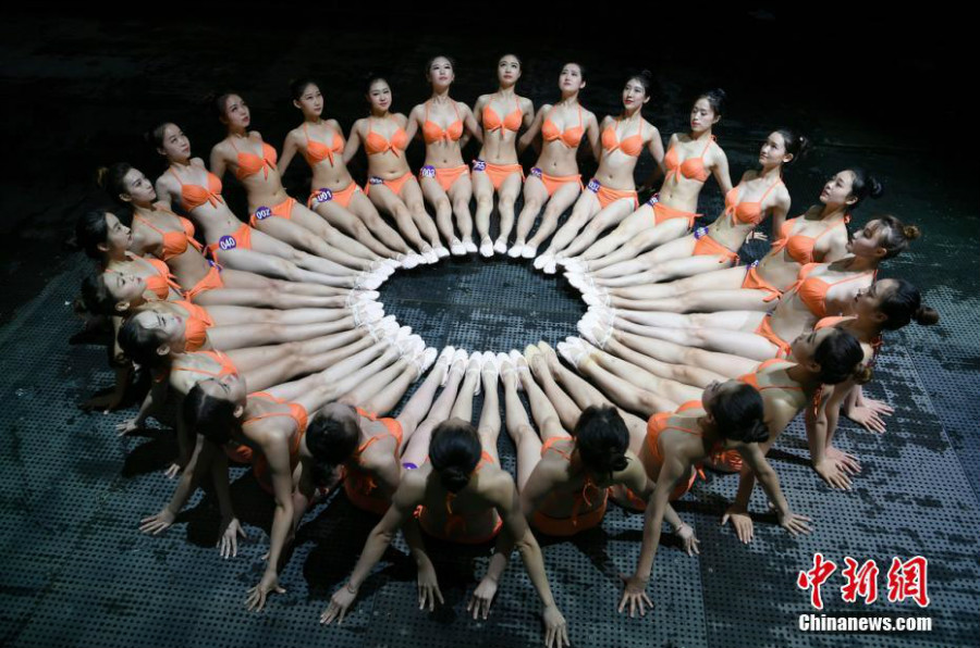 Photos : des milliers de danseuses en concurrence pour deux personnages d&apos;un spectacle de danse dans le Hunan