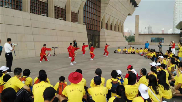 Des adolescents étrangers initiés à la culture chinoise au Shanxi