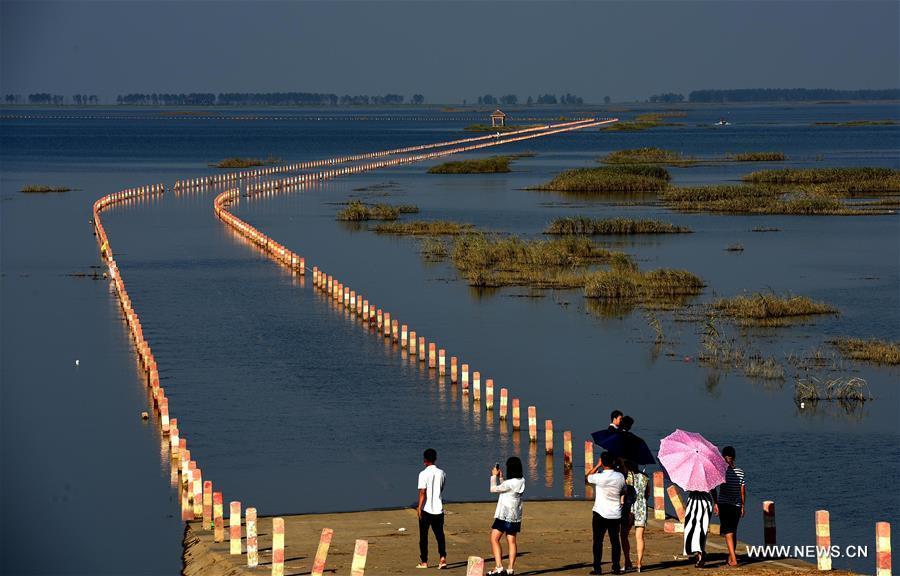 Une route submergée après des inondations dans le Jiangxi