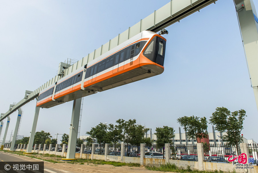 Photos : test du monorail suspendu le plus rapide de Chine
