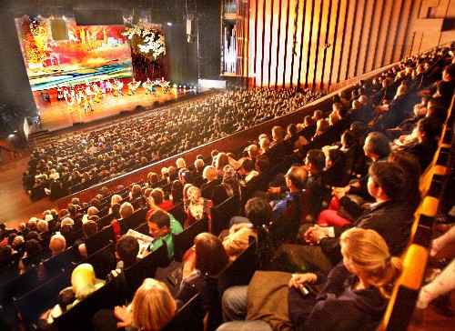 3 Berlin,Xinjiang,Kultur,Kulturwoche,Autonome,Uiguren,Deutschland,Ulrich Freise ,Er?ffnungsfeier,Jahrestag,China,Photos,Kalligraphien,Gem?lde,Trachten,Kunsthandwerk,Musikinstrumente,Film,Frankfurt