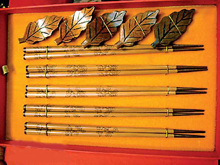 3 Ess-St?bchen ,China,Essen,T?pfen,Hitze,Esser,Mund,Heizmaterial ,Messer,St?bchen,Konfuzius,Tisch,kuai-zi ,Freunde,Vietnam,Korea ,Japan