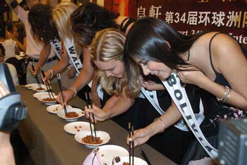 12 Ess-St?bchen ,China,Essen,T?pfen,Hitze,Esser,Mund,Heizmaterial ,Messer,St?bchen,Konfuzius,Tisch,kuai-zi ,Freunde,Vietnam,Korea ,Japan