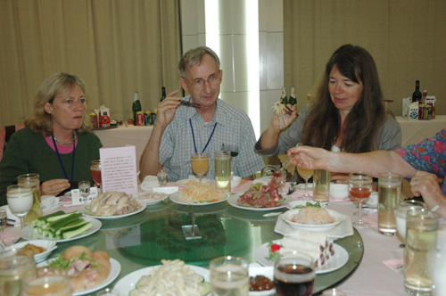 13 Ess-St?bchen ,China,Essen,T?pfen,Hitze,Esser,Mund,Heizmaterial ,Messer,St?bchen,Konfuzius,Tisch,kuai-zi ,Freunde,Vietnam,Korea ,Japan