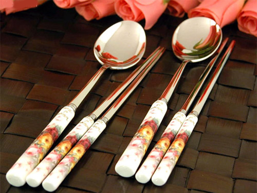 19 Ess-St?bchen ,China,Essen,T?pfen,Hitze,Esser,Mund,Heizmaterial ,Messer,St?bchen,Konfuzius,Tisch,kuai-zi ,Freunde,Vietnam,Korea ,Japan