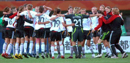 Sport - German.china.org.cn - Frauenfußball-WM 07: Deutschland Im Finale