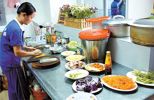 2 Frauen,Frau,Ehemann,Job,Mann,reich,Hong Kong ,Macao,Geschlechter,Geschlechterrolle,Heirat,Arbeit,konservativ,M?nner,Unabh?ngigkeit,Status,Leben,Familie,Haushalt