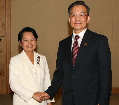 Chinas Ministerpr?sident Wen Jiabao hat sich am Dienstag separat mit dem indonesischen Pr?sidenten, der philippinischen Pr?sidentin und der neuseel?ndischen Premierministerin getroffen.