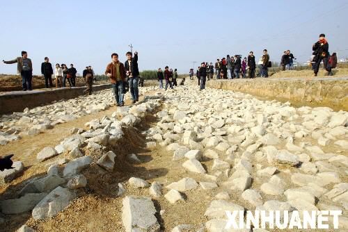 2 Arch?ologen,überreste,China,Ruinen,Kunstwerke,Mauer,die Verbotene Stadt