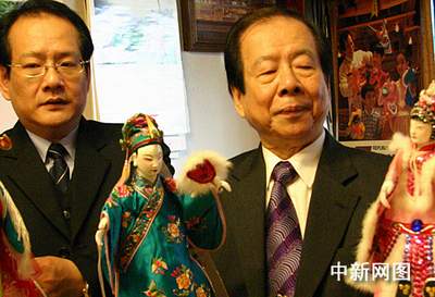 8 Finger, Handfl?chen ,Leben, Puppe ,Mann ,traditionelle chinesische Handpuppenspiel ,Techniken wie Schnitzerei, Malerei und Stickerei ,Volksmusik,Kultur, Geschichte und Stickkunst,Lebensunterhalt,Taiwan,Langen Marsch,Soldat