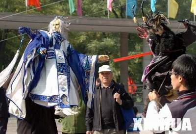 13 Finger, Handfl?chen ,Leben, Puppe ,Mann ,traditionelle chinesische Handpuppenspiel ,Techniken wie Schnitzerei, Malerei und Stickerei ,Volksmusik,Kultur, Geschichte und Stickkunst,Lebensunterhalt,Taiwan,Langen Marsch,Soldat