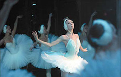 2 Neuen Jahr ,NCPA,Meyrat ,Kirow-Ballett ,Schwanensee,Pekingoper,Theater ,Valerij Gergejew ,Mariinskij-Theater ,Lang Lang,Pianist,russische Violinist Vadim Repin,Sopranistin Kathleen Battle,Organist Shen Fanxiu ,Ozawa,die Olympischen Spiele 2008,Beethovens Chorfantasie ,sch?n