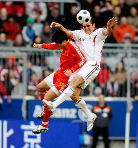 Die chinesische Olympia-Fu?ballmannschaft (U-23 Nationalmannschaft) hat am Samstag das Freundschaftsspiel gegen den deutschen Erfolgsklub FC Bayern München mit 2:7 verloren.