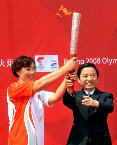 Olympischen Sommerspiele ,Feuer ,Gedenken,Shanghai ,Erdbeben 9