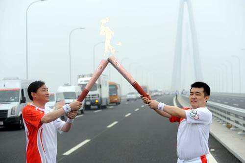 Fackellauf,Feuer,Todesopfe,Katastrophenbek?mpfung, Suzhou ,Nantong,Katastrophenbek?mpfung,Erdbeben,Erdbebengebieten5