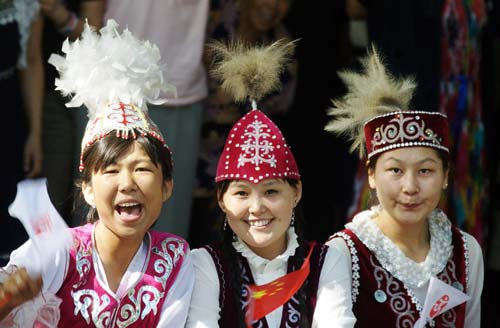 Das Olympische Feuer wurde am Donnerstag durch die Stadt Shihezi in dem Uigurischen Autonomen Gebiet Xinjiang getragen. 
