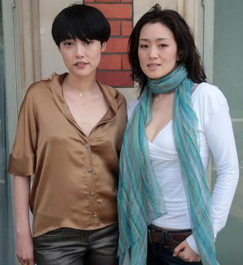 4 Die Schauspieler Gong Li (l.) und John Cusack machen in London Werbung für ihren neuen Film 'Shanghai'.