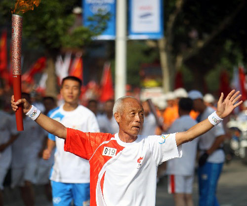 Das olympische Feuer wurde am Mittwoch erfolgreich durch die Stadt Yuncheng in der Provinz Shanxi getragen.