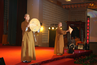 1 Chinesische Buddhisten ,Shanghai,Jadebuddha-Tempel,Hong Kong, Macao, Taiwan ,Glaubengenossen,Kleidung,Buddhakunde,Seminar