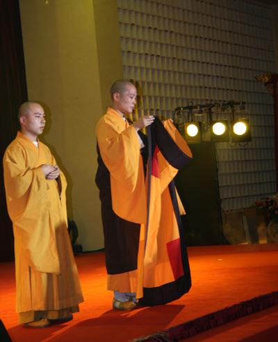 2 Chinesische Buddhisten ,Shanghai,Jadebuddha-Tempel,Hong Kong, Macao, Taiwan ,Glaubengenossen,Kleidung,Buddhakunde,Seminar