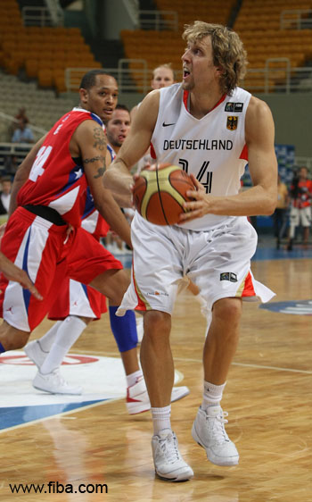 Am 21. Juli nutzte die deutsche Basketball-Nationalmannschaft mit dem 96:82 im letzten Spiel beim Qualifikationsturnier in Athen gegen Puerto Rico ihre letzte Chance und l?ste ein Bejing-Ticket.