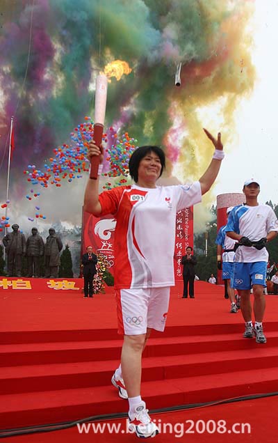 Der Olympische Fackellauf ist am Dienstag in der Stadt Shijiazhuang der Provinz Hebei erfolgreich beendet worden. 