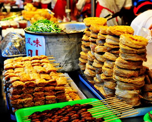 Tourismus,Sehenswürdigkeit,Peking,Wangfujing,Beijing,Snacks,Imbiss ,Nachtblick (6)