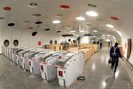 4 Touristenandrang,Olympischen Spiele , U-Bahnnetz , U-Bahnlinien,Olympiagel?nde,Beijinger U-Bahn,Passagiere ,Sicherheit,Sicherheitskontrolle