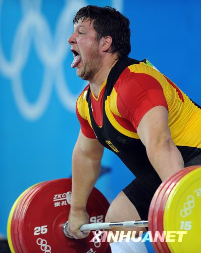 Matthias Steiner gewinnt beim Gewichtheben über 105 Kilogramm Gold