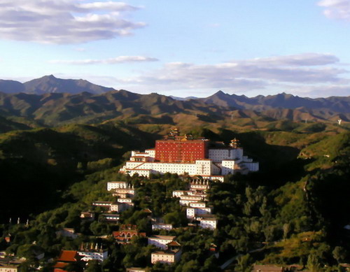 Chengde,Vergangenheit,Moderne,Gegenwart,Alten,Neuen,kaiser,Sommerresidenz,Uhren ,Gem?lde ,Buddhafiguren,MP3,Touristen 