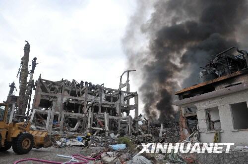 In einer Werkhalle der Guangxi Vinylon Gruppe GmbH (kurz Guangwei-Gruppe), die in der Stadt Yizhou domiziliert ist, kam es kurz vor 7 Uhr zu einer heftigen Explosion.