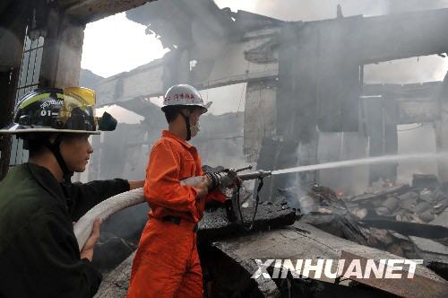 In einer Werkhalle der Guangxi Vinylon Gruppe GmbH (kurz Guangwei-Gruppe), die in der Stadt Yizhou domiziliert ist, kam es kurz vor 7 Uhr zu einer heftigen Explosion.