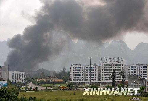 In einer Werkhalle der Guangxi Vinylon Gruppe GmbH (kurz Guangwei-Gruppe), die in der Stadt Yizhou domiziliert ist, kam es kurz vor 7 Uhr zu einer heftigen Explosion.