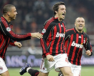 Der Verteidiger des AC Milan, Massimo Oddo, wird für die kommende Saison an den FC Bayern München ausgeliehen
