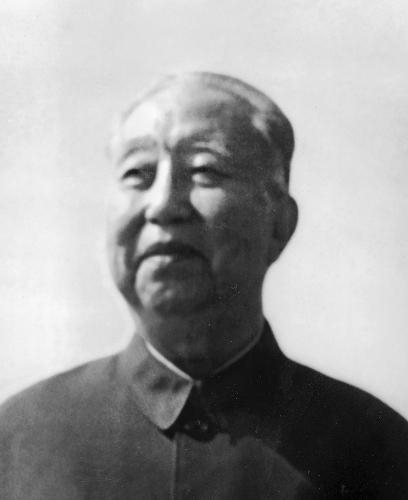 Die sterblichen überreste des verstorbenen ehemaligen Spitzenpolitikers Chinas, Hua Guofeng, ist am Sonntag in Beijing einge?schert worden. Hu Jintao und andere führende Pers?nlichkeiten des Staates waren bei der Abschiedszeremonie anwesend.