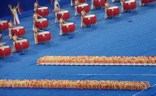 Heute Abend um acht Uhr findet die Er?ffnungsfeier der 13. Beijinger Paralympischen Spiele im Vogelnest, dem Nationalstadion, statt. Momentan wird bereits eine Reihe von Aufführungen veranstaltet.